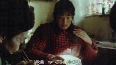 ​四张巩俐22岁泳装照片曝光？妈妈生四个孩子绝育后40岁怀上她